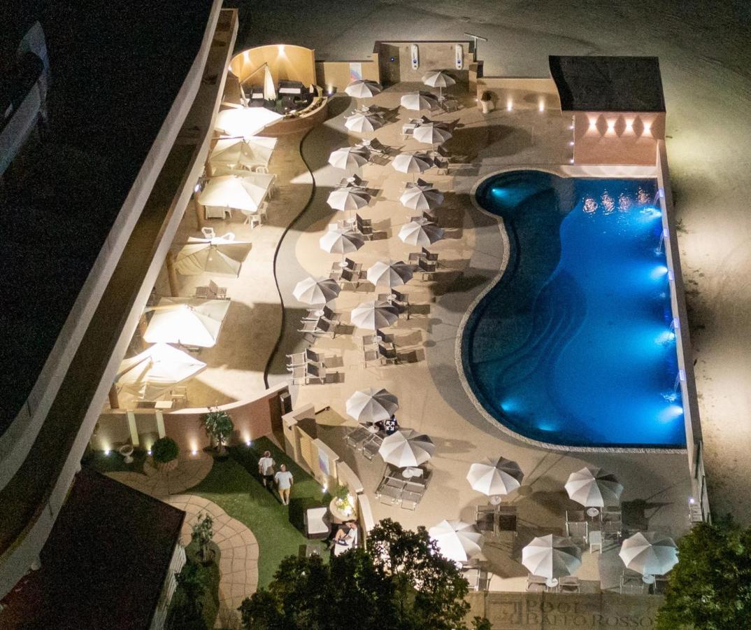 Hotel Baffo Rosso Alba Adriatica Bagian luar foto